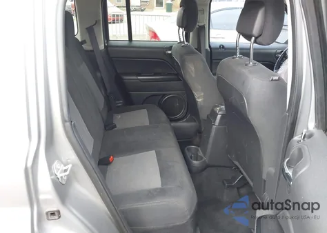 2016 Jeep Patriot Latitude z USA, uszkodzony, nr VIN 1C4NJPFA2GD659180